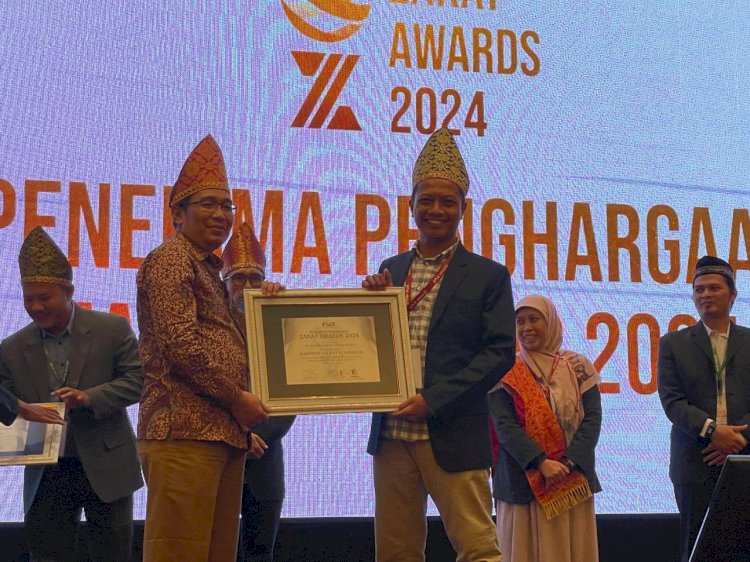 LAZ Taman Zakat menerima Award sebagai  Tata Kelola SDM