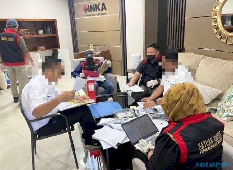 Tim penyidik Kejati Jawa Timur menggeledah kantor PT INKA di Kota Madiun/Ist