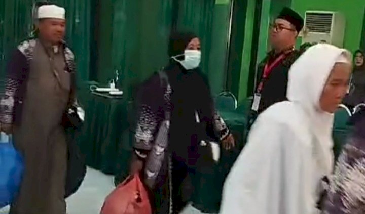 7 Jamaah Haji Kabupaten Jember saat tiba di Asrama Haji Sukolilo Surabaya