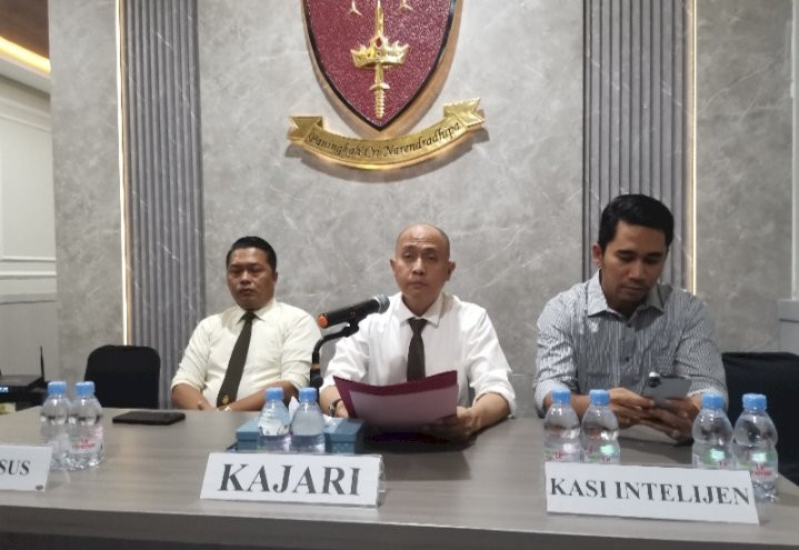 Kajari Tuban Armen Wijaya saat menggunakan penetapan tersangka/RMOLJatim