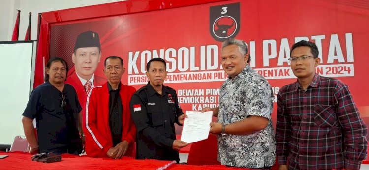 Dr. Ari Purnomo ke Kantor DPC Partai PDI Perjuangan Kabupaten Kediri