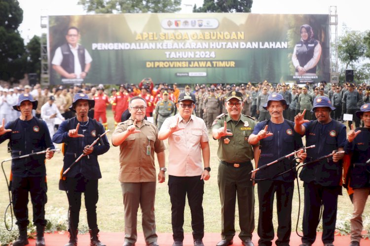 Pj Gubernur Jatim Adhy Karyono pimpin apel siaga pengendalian karhutla/Ist