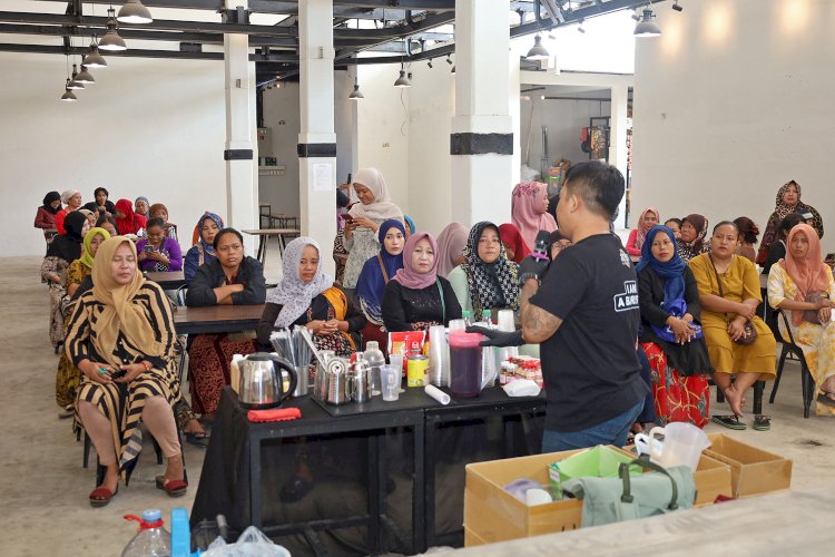 Teks foto: Pelatihan kewirausahaan pelaku UMKM Serambi Ampel/ist
