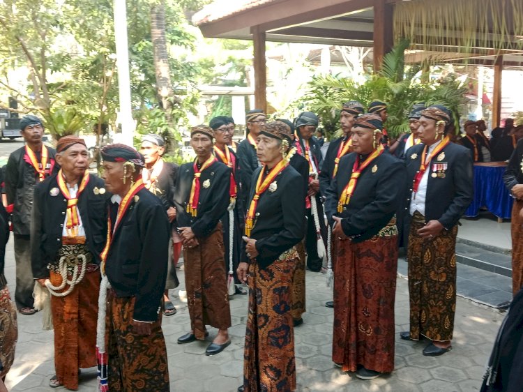 Acara kirab pusaka dalam Ruwat Sengkala Ing Bumi Praja Nusantara di Taman Wisata Umbul Madiun Square/ FOTO : RMOLJatim