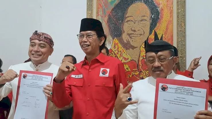 Eri Cahyadi dan Armuji saat mendaftar ke DPC PDIP Surabaya sebagai Bacawali-bacawawali/ist