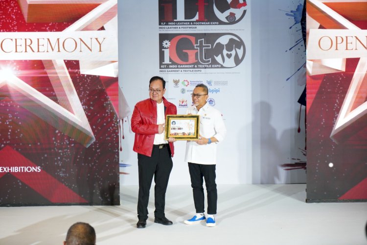 CEO Krista Exhibitions Daud D Salim bersama Mendagri Zulkifli Hasan 