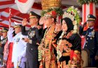 Kenakan Baju Adat Osing di Upacara HUT ke-79 RI, Pj Gubernur Adhy Ajak Masyarakat Isi Kemerdekaan Dengan Kegiatan Positif Bagi Kemajuan Jatim