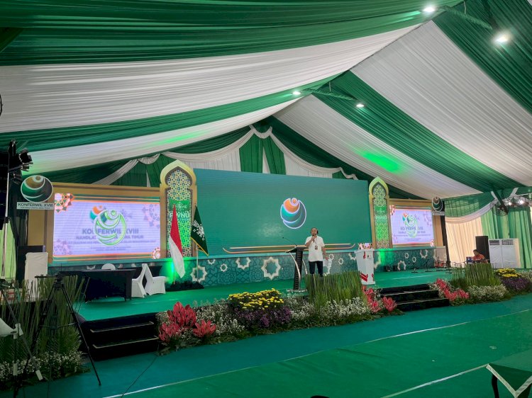 Poto - Panggung pembukaan konferwil NU Jatim di Tebuireng