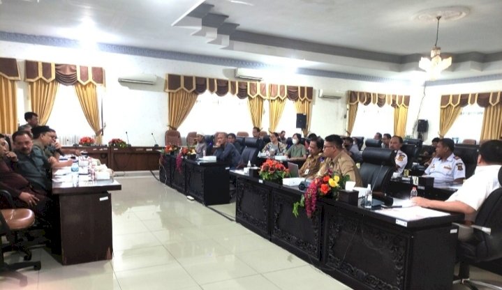RDP antara warga dan pihak Kelurahan Sentanan dimediasi Dewan/Ist