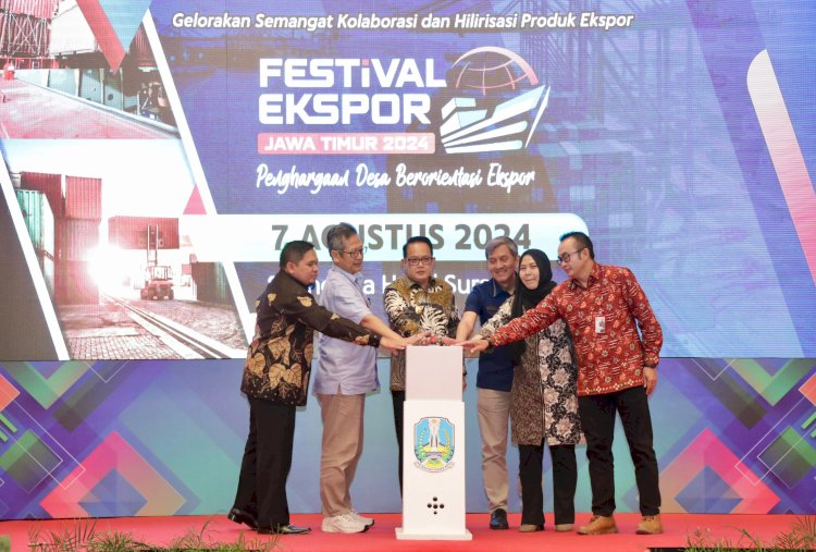 Adhy Karyono melepas ekspor produk unggulan Jawa Timur/Ist