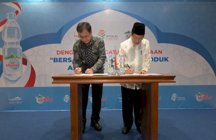 Penandatanganan MoU Masjid Istiqlal dan Le Minerale/Ist