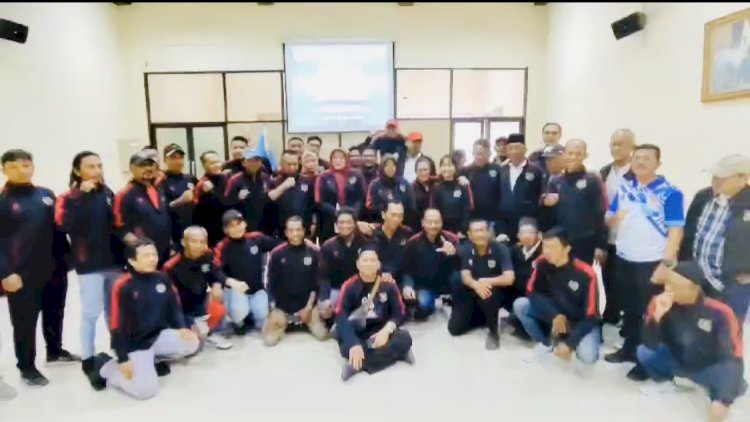Kontingen Porwanas PWI Jawa Timur usai upacara pelepasan menuju arena Porwanas XIV/2024 di Banjarmasin, Kalimantan Selatan/Ist
