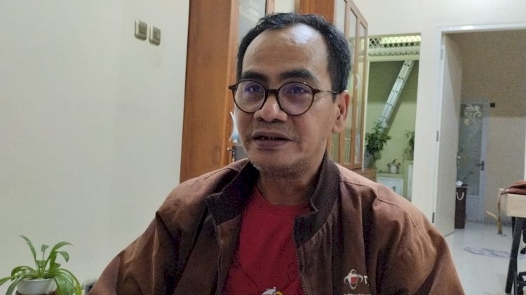 Dr. Muhammad Iqbal,/ ist