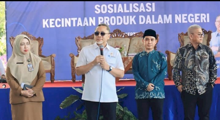 Mendag Zulkifli Hasan didampingi Wabup Mojokerto Muhammad Al Barra di hadapan para siswa/Ist 