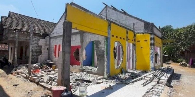Rumah di Desa Terteg, Kecamatan Pucakwangi, Kabupaten Pati, dihancurkan/Ist