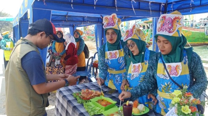 Aneka kuliner di Festival Rajungan Lamongan/RMOLJatim