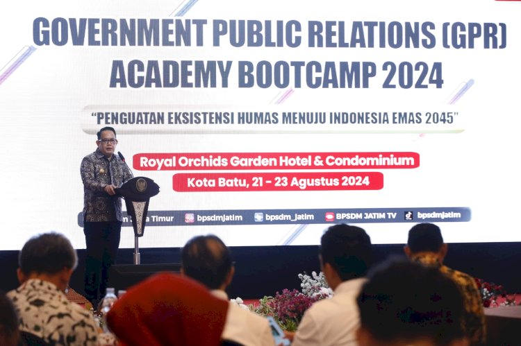 Pj Gubernur Jatim Adhy Karyono saat membuka Government Public Relations (GPR) Academy BPSDM Jatim Bootcamp Tahun 2024/Ist
