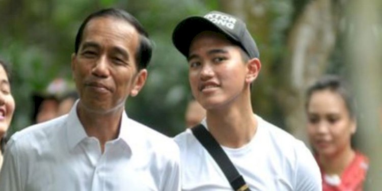 Presiden Joko Widodo bersama Kaesang Pangarep/Ist