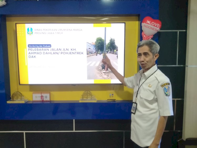 Kabid Pembangunan Dinas PU Bina Marga Jawa Timur Hadi Pramoedjo