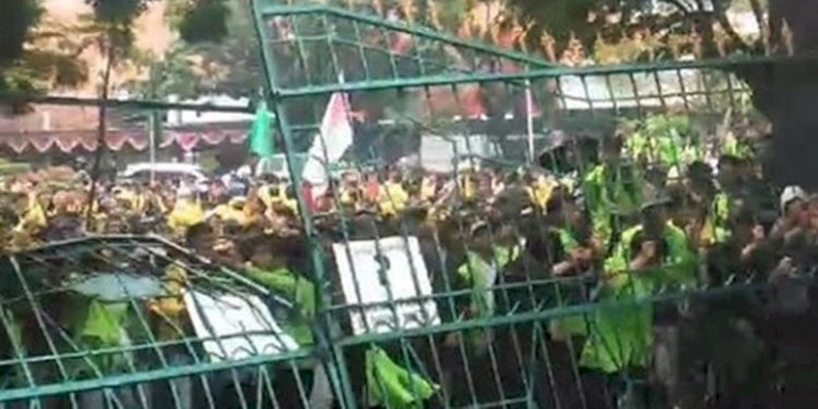 Demo mahasiswa di Semarang/Net