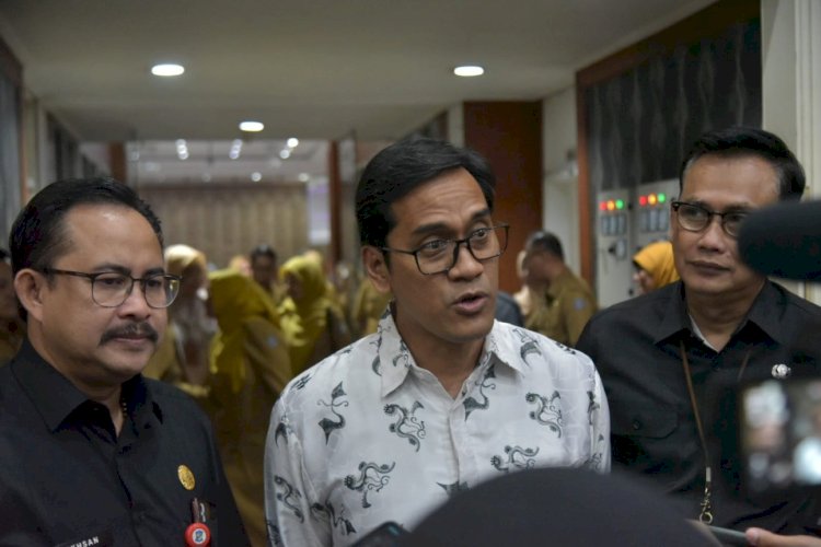 Ariz Dedy Arham didampingi Ikhsan dan Basari/RMOLJatim