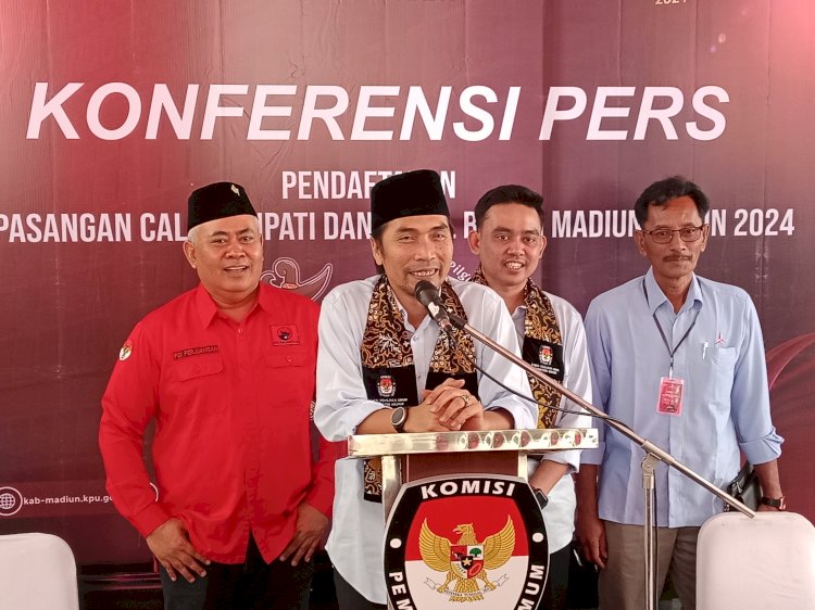 Pasangan Madiun Menyala  usai mendaftar di KPU/RMOLJatim