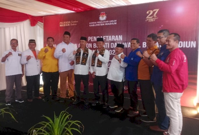 Pasangan Hari Wuryanto-Purnomo Hadi usai daftar di KPU Madiun/RMOLJatim