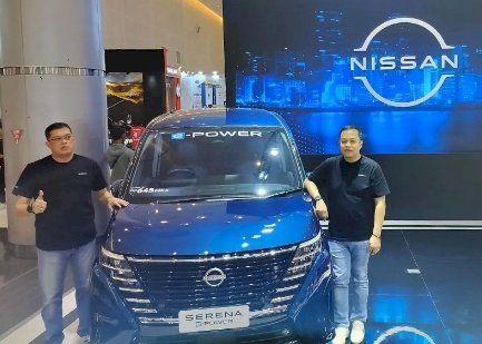 Nissan Serena E-Power/ 