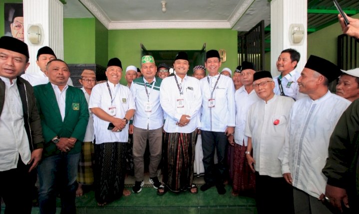 Bakal Paslon Cabup-cawabup Banyuwangi, Ali Makki-Ali Ruchi didampingi para ketua partai pengusung dan pendukung/RMOLJatim