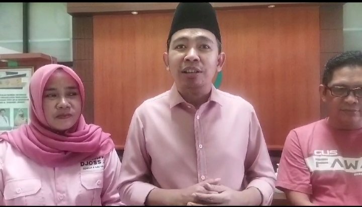 Gus Fawait didampingi tim pemenangan usai menjalani pemeriksaan kesehatan di RSD dr Soebandi Jember/RMOLJatim