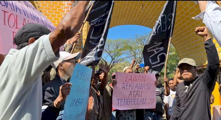 Ratusan nelayan pesisir Surabaya  demo rsklamasi dengan menggeruduk PT Granting Jaya/RMOLJatim