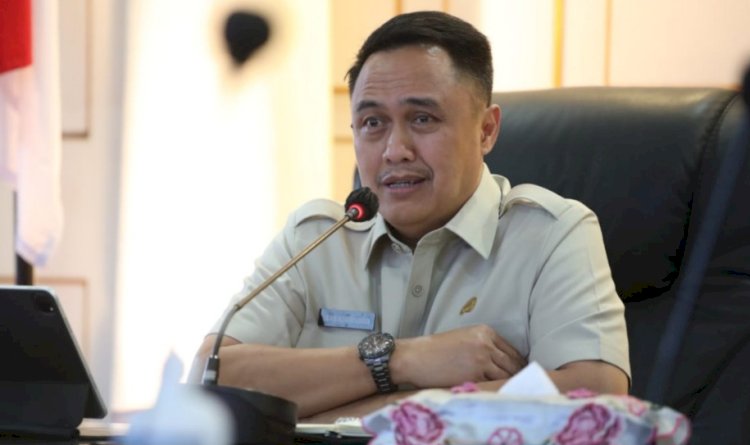 Pj Wali Kota Malang Iwan Kurniawan saat memimpin rakor terbatas/Ist