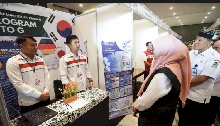 Bupati Ipuk Fiestiandani membuka Banyuwangi Job Fair 2024 di Ballroom Havana, Kecamatan Gambiran/Humas Pemkab Bwi