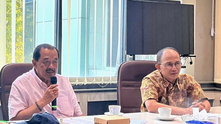 Ketua Dewan Pertimbangan Erlangga Satriagung (kii) dan Ketua Kadin Jatim Adik Dwi Putranto/Ist