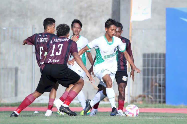 Tim sepak bola Jatim saat melawan Papua/Ist