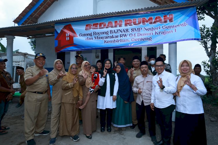 Pemkab Banyuwangi menggandeng Baznas gotong royong bedah rumah warga pra sejahtera/Humas Pemkab Bwi