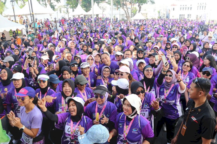 Teks foto: Perwosi Fun Run Surabaya 2024/ist