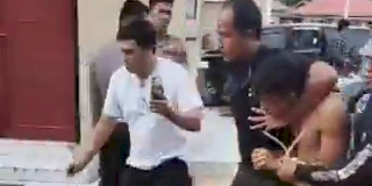 Polisi menangkap IS (27) tersangka pembunuhan Nia gadis penjual gorengan di Kabupaten Padang Pariaman, Sumatera Barat (Sumbar), Kamis (19/9)/Istimewa