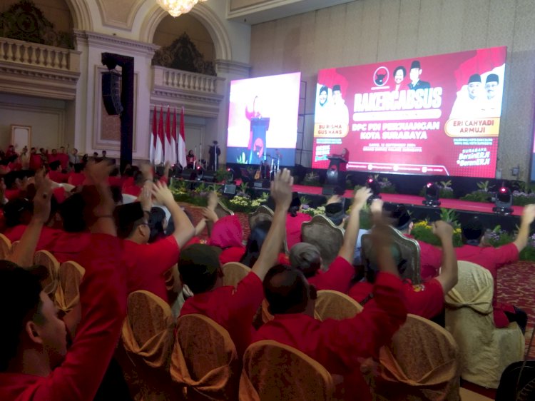 Teks foto: Rakercabsus DPC PDIP Surabaya/RMOLJatim
