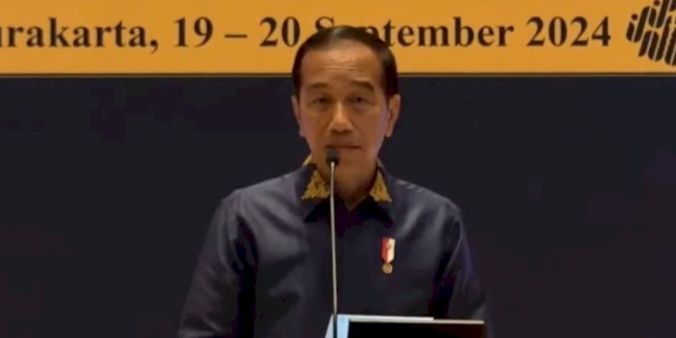 Presiden Joko Widodo saat berpidato dalam Kongres Ikatan Sarjana Ekonomi Indonesia (ISEI), Solo, Kamis (19/9)/Repro