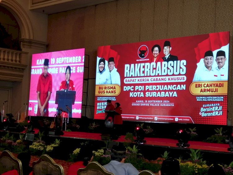 Teks foto: Tri Rismaharini saat orasi di Rakercabsus DPC PDIP Surabaya/RMOLJatim