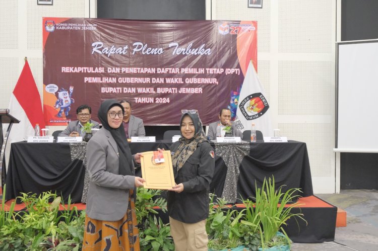 Rapat Pleno Rekapitulasi dan Penetapan DPT Pemilihan Gubernur/Wakil Gubernur Jatim dan Bupati/Wakil Bupati Jember 2024.