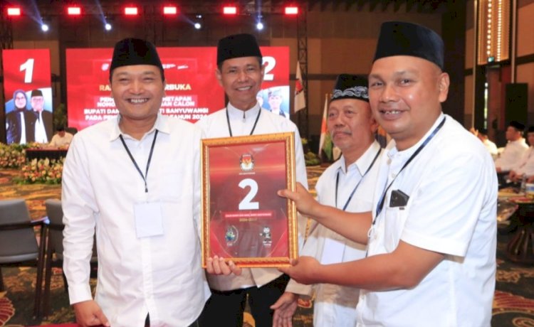 Paslon Kada Banyuwangi nomor urut 2, Gus Ali Makki dan Ali Ruchi bersama Ketua DPC PKB Gus Malik/ist