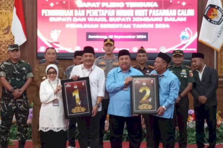 Pengundian nomor urut paslon Pilkada Jombang di kantor KPU