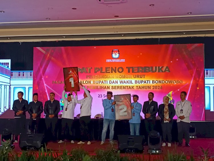 Paslon Rahmad dan Bagus saat terima nomor urut/Ist