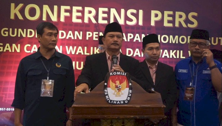Paslon Maidi-Bagus Panuntun (MADIUN) saat di mimbar acara pengundian dan penetapan nomor urut paslon/Ist