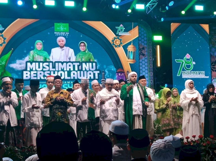 Majelis Sholawat di Alun-alun Jombang 