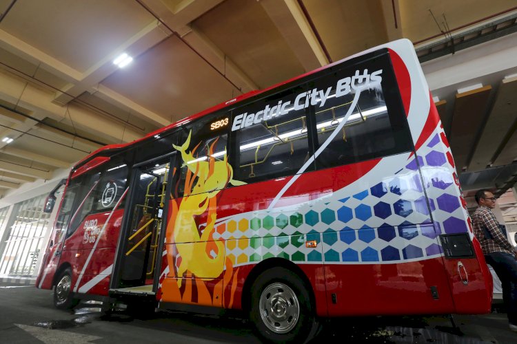 Teks foto; Bus Listrik/RMOLJatim