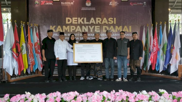 Outfit kedua paslon saat hadiri deklarasi damai oleh KPU Banyuwangi/RMOLJatim