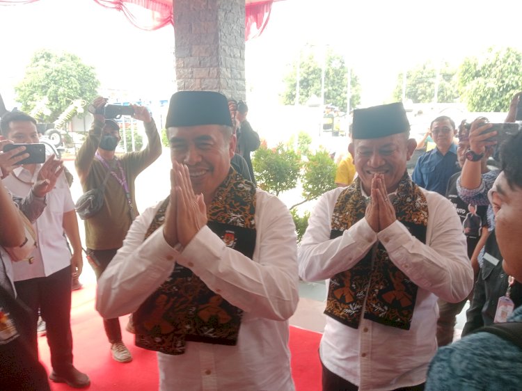 Pasangan calon nomor urut 2 Harmonis, Hari Wuryanto dan dr. Purnomo Hadi/RMOLJatim